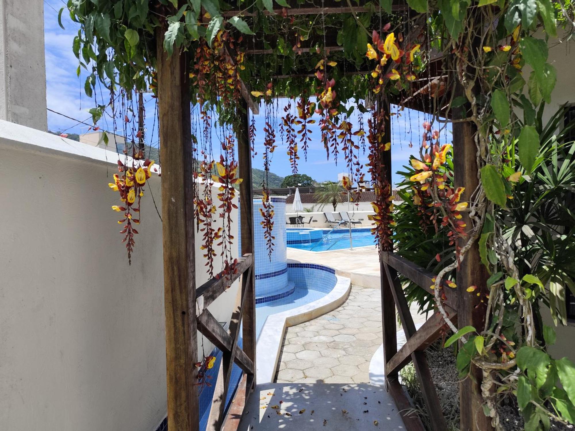 Apto Com Ar-Cond E Piscina A 100 M Praia Da Enseada Ubatuba Exterior foto